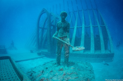 大堡礁首座水下艺术博物馆(Museum of Underwater Art)正式面世