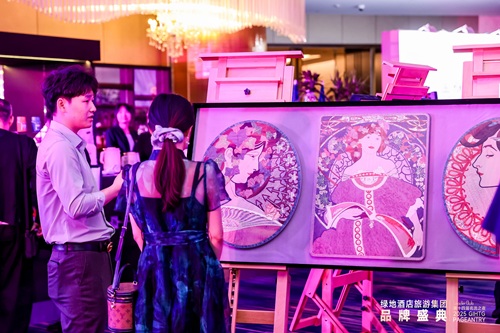 绿地酒店旅游集团品牌盛典暨中国文化臻旅发展联盟签约仪式圆满举行