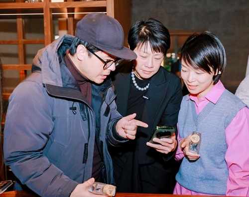 雅辰酒店集团与德熙蒸馏共同呈现一场融合东方草本与当代工艺的「雅辰聚 Artyzen Studio」体验活动